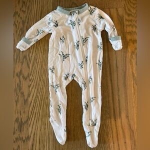 Kyte Baby Eucalyptus Zippered footie